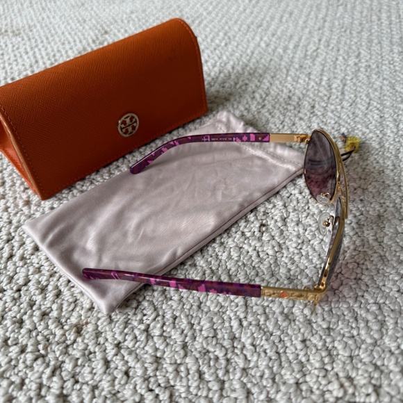 Tori Burch Aviator Sunglasses - Picture 2 of 5